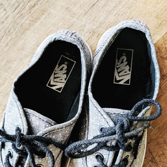 Vans - Picture 2 of 2